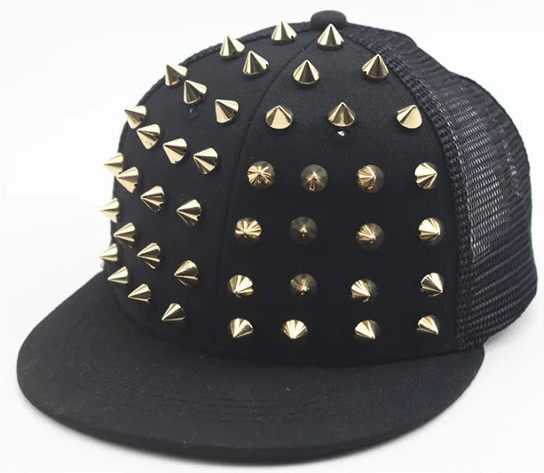 Unisex Flat-Brim Snapback Cap – Hip Hop Baseball Hat with Rivet Detail & Mesh Visor