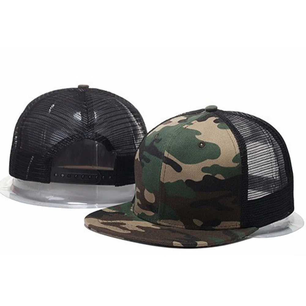 Unisex Flat-Brim Snapback Cap – Hip Hop Baseball Hat with Rivet Detail & Mesh Visor